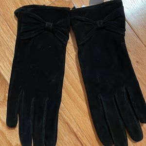 NWOT Black suede lined gloves